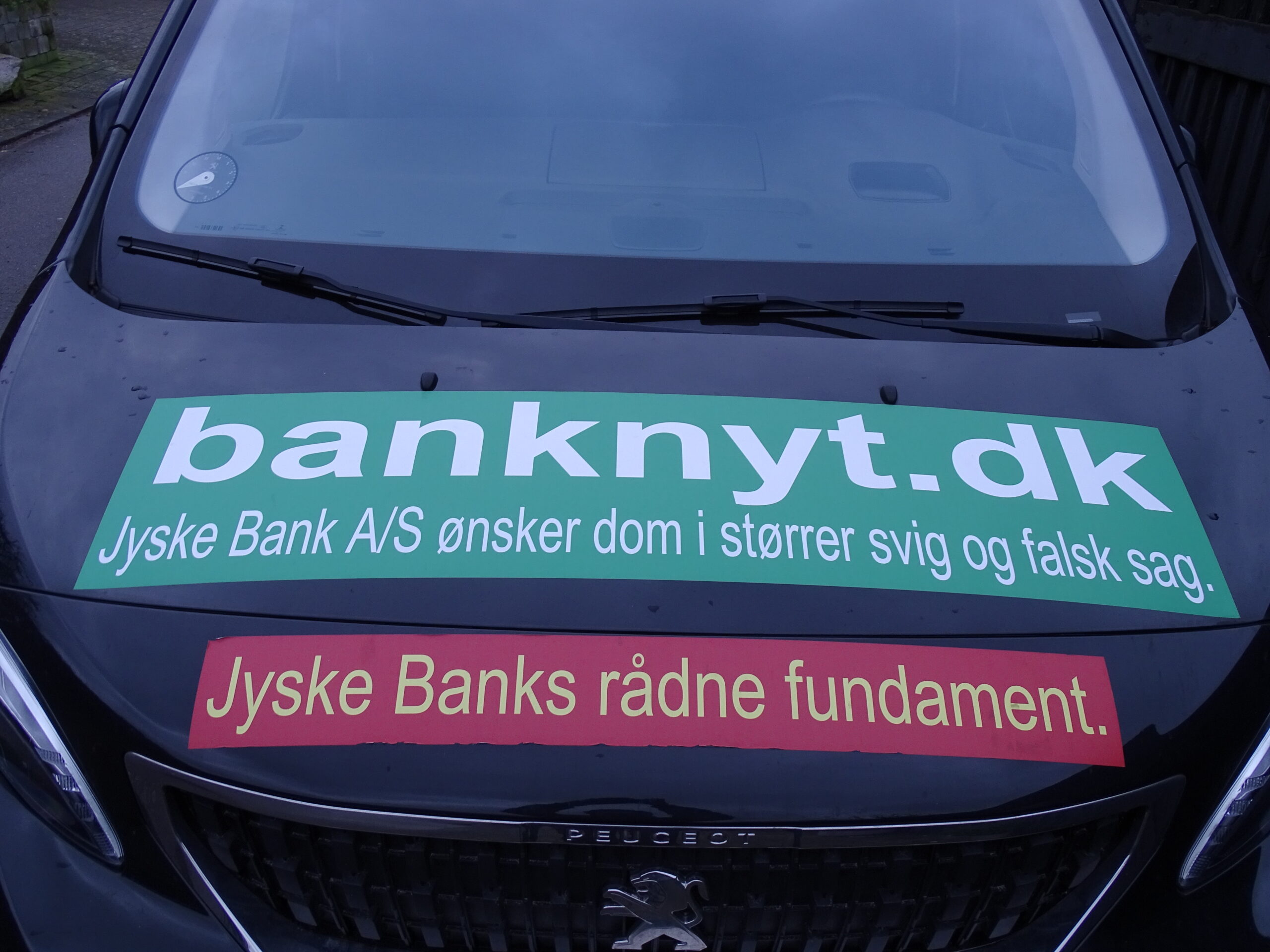 JYSKE BANK A/S HAR LAVET OG ELLER BRUGT. 1. Bedrageri. SVIG 2. Bondefangeri. 3. Dokument falsk. FALSK. 4. Vildledning. 5. Udnyttelse. 6. Lyver for kunde. 7. Vanhjemmel. 8. Bestikkelse / returkommission. Som da Jyske Bank Bestak Lundgrens advokater til at morarbejde den klient, som havde ansat Lundgrens til at fremlægge en sag om svig og falsk mod Jyske Bank A/S 9. Retsmisbrug. 10. Misbrugt adgang til Tinglysningsretten. 11. Fuldmagt misbrug. 12. Ond tro. 13. XXXXXXX. 14. Mandag svig. 15. Lyver overfor Penge Institut ankenævnet. 16. Lyver overfor domstolen. 17. Kan vel skrive MAGT MISBRUG, også. 18. Har taget overpant og sikkerheder for omkring 12 millioner, for en gæld på ca. 3 millioner, hvor der der givet pant i min ejendom på 3 millioner, et pantebrev Jyske Bank A/S iøvrigt ikke vil udlevere uden at stille krav, og det på trods af at jeg ikke skylder Jyske Bank noget som helst. 19. Nægter at udlevere de dokumenter hvori jeg private tidligere har givet Jyske Bank sikkerhed og kaution for selskabet, der har stævnet Jyske Bank for svig. 20. Nægter kunden at tage advokat forbehold, og spærre derfor alle kundens konti, for ikke at påføre et advokat forbehold, på de 2 salgsfuldmagter Jyske Bank ved Birgit Buch Thuesen tvang Carsten Storbjerg til at underskrive. Hvis Jyske Bank A/S ved deres mange medhjælpere og bagmænd, intet af ovenstående har lavet, så skal Jyske Bank og deres medvirkende advokater samt CEO Anders Christian Dam da bare komme til mig, og i må da gerne beskylde mig for injurier og bagvaskelse af Jyske Bank A/S. Jeg har fremlagt beviser for mine påstande. Og anklager stadig Jyske Bank for at stå bag omfattende kriminalitet mod min virksomhed. Hvis det ikke er sandt så anmeld mig da til politiet. I min mail 7 maj. til Jyske Bank A/S oplysninger jeg da også, at min opfordring og mail er delt med politiet. Hvis Jyske Bank og Lund Elmer Sandager advokater ikke mener jeg har bevis for at Nicolai Hansen og Jeanett Kofoed Hansen, med Lars Aaqvist efterfulgt af hjælp fra mindst Anette Kirkeby, Casper Dam Olsen og advokat Morten Ulrik Gade med Lund Elmer Sandager advokater og deres partner Philip Baruch, samme i forening står bag Jyske Banks omfattende og organiseret kriminalitet mod min virksomhed, så ring til politiet, og bed dem om at efterforske mine anklager mod Jyske Bank. Kære Anders Dam, skal jeg komme over og tage dig i hånden og følge med op til politistationen, så kan du politi anmelde mig for injurier og bagvaskelse af Jyske bank hvis du og dine advokater ellers tør. Men hvis du Anders Dam er bange for at Jyske Bank mister retten til at drive bank vi Danmark, hvis politiet efterforsker kundens beviser for Jyske banks brug af kriminel virksomhed, så skal du Anders Dam ikke sige noget. Læs mere på BANKNYT om den kriminelle Jyske Bank. https://www.google.com/search?q=banknyt.dk+Nicolai+Hansen,+Casper+Dam+Olsen,+Anette+Kirkeby&source=lmns&bih=714&biw=1536&hl=da&sa=X&ved=2ahUKEwicpPKjq-33AhUBgosKHf4IDvoQ_AUoAHoECAEQAA @DamAnders @AndersDam #JyskeBank #Bank #politi #Lundgrens #DanTerkildsen #LES #LundElmerSandager #PhilipBaruch