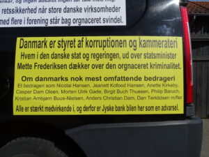 Denmark’s probably biggest scandal ever, customer goes directly to attack Denmark’s second largest bank, Jyske Bank and gives the management a vabal ear bitch, the bank’s head Anders Dam is silent, in the hope that the Danish state and government by Prime Minister Mette Frederiksen will still cover Jyske Bank’s various crimes, which may lead the Danish Financial Supervisory Authority to revoke Jyske Bank’s license to conduct banking business in Denmark. In Denmark, a huge business scandal is brewing, all the Danish politicians and the government as well as government officials and the authorities are aware of the scandal that may be to blame for Jyske Bank losing the license to conduct financial business including banking in Denmark, but no one will take the problem with bribery and crime in Danish banks seriously, therefore the victims of this extensive and organized fraud committed by the Danish bank Jyske Bank, must the customers themselves fight against the danish criminal Danish banks, this is my contribution to stopping the crime that Jyske Bank and many of their employees jointly stand bag.